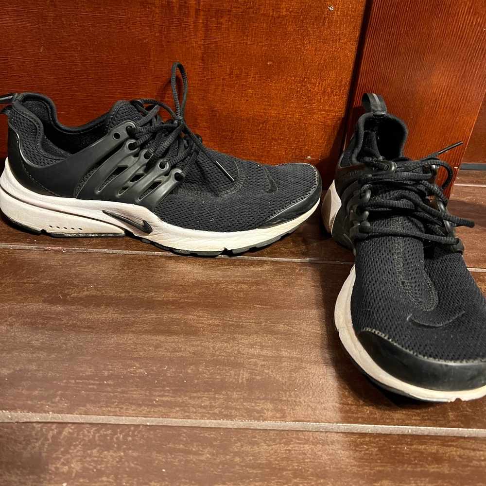 Black Nike Presto Sneakers